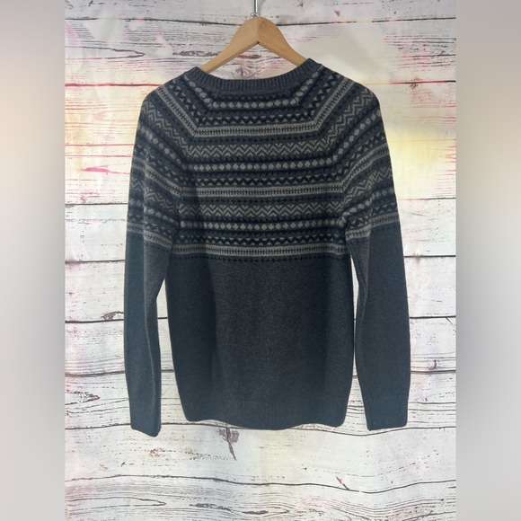 Abercrombie and Fitch Crewneck Men’s XS Wool Blend Gray Fair Isle Sweater - Picture 3 of 6
